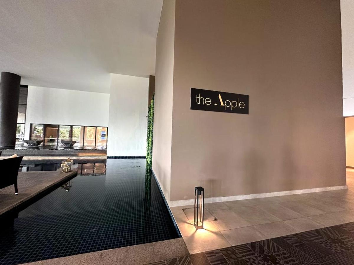 The Apple Premier Condo Three Bedroom In Melaka 외부 사진